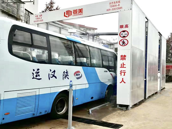 大巴洗車(chē)機(jī)